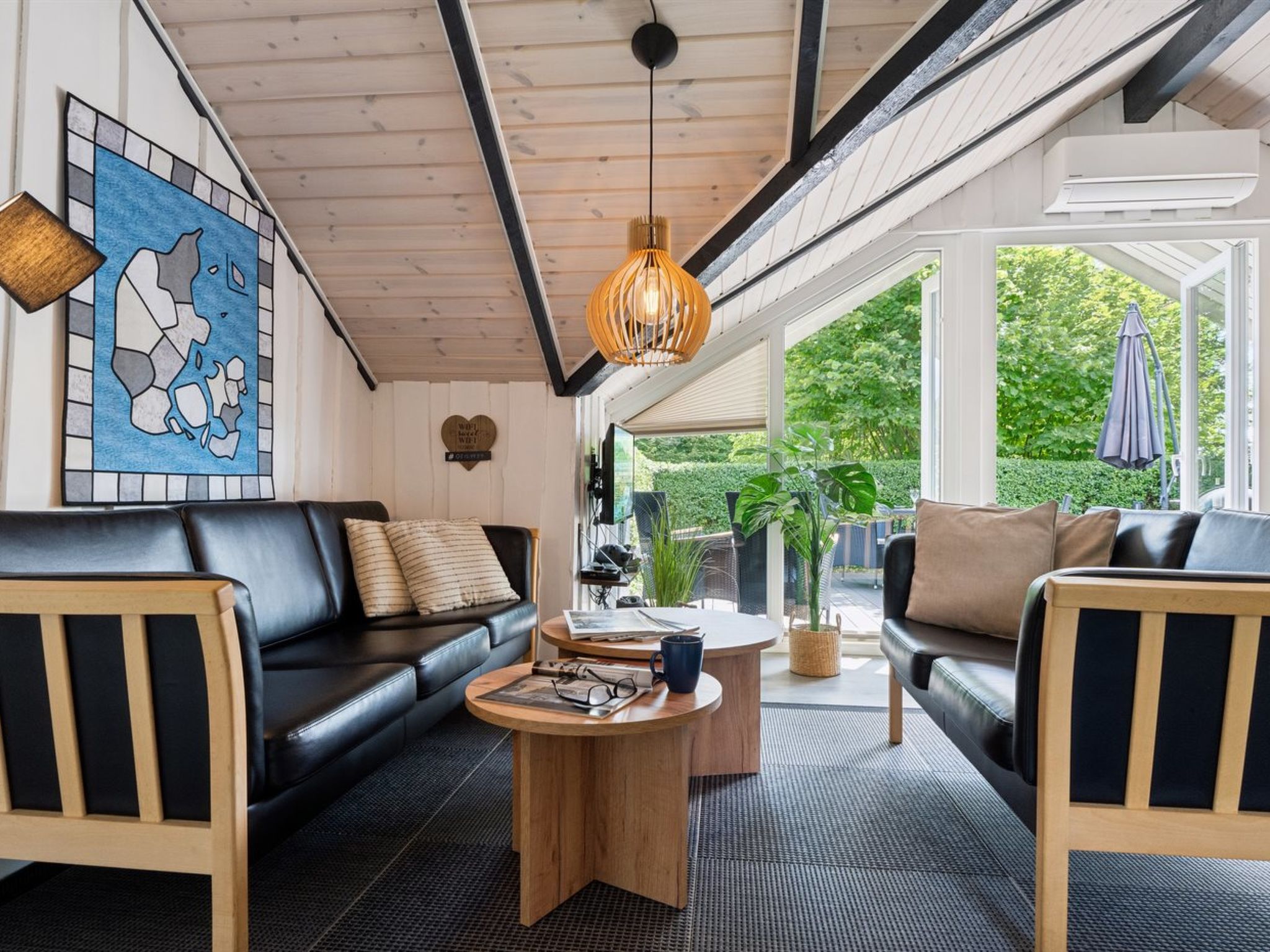 "Erke" - 800m from the sea-Drinnen