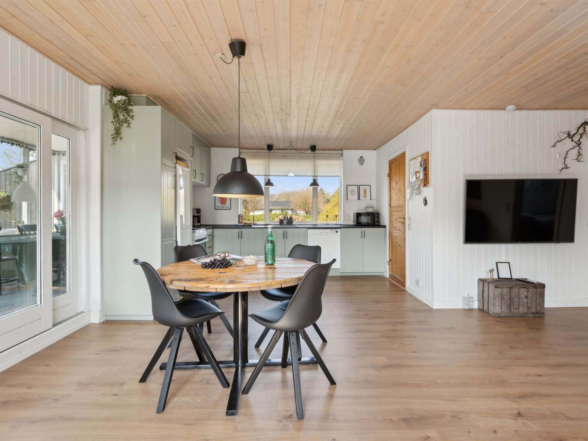 "Vemund" - 500m from the sea-Drinnen
