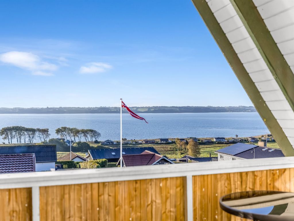 'Elisabete' - 600m from the sea