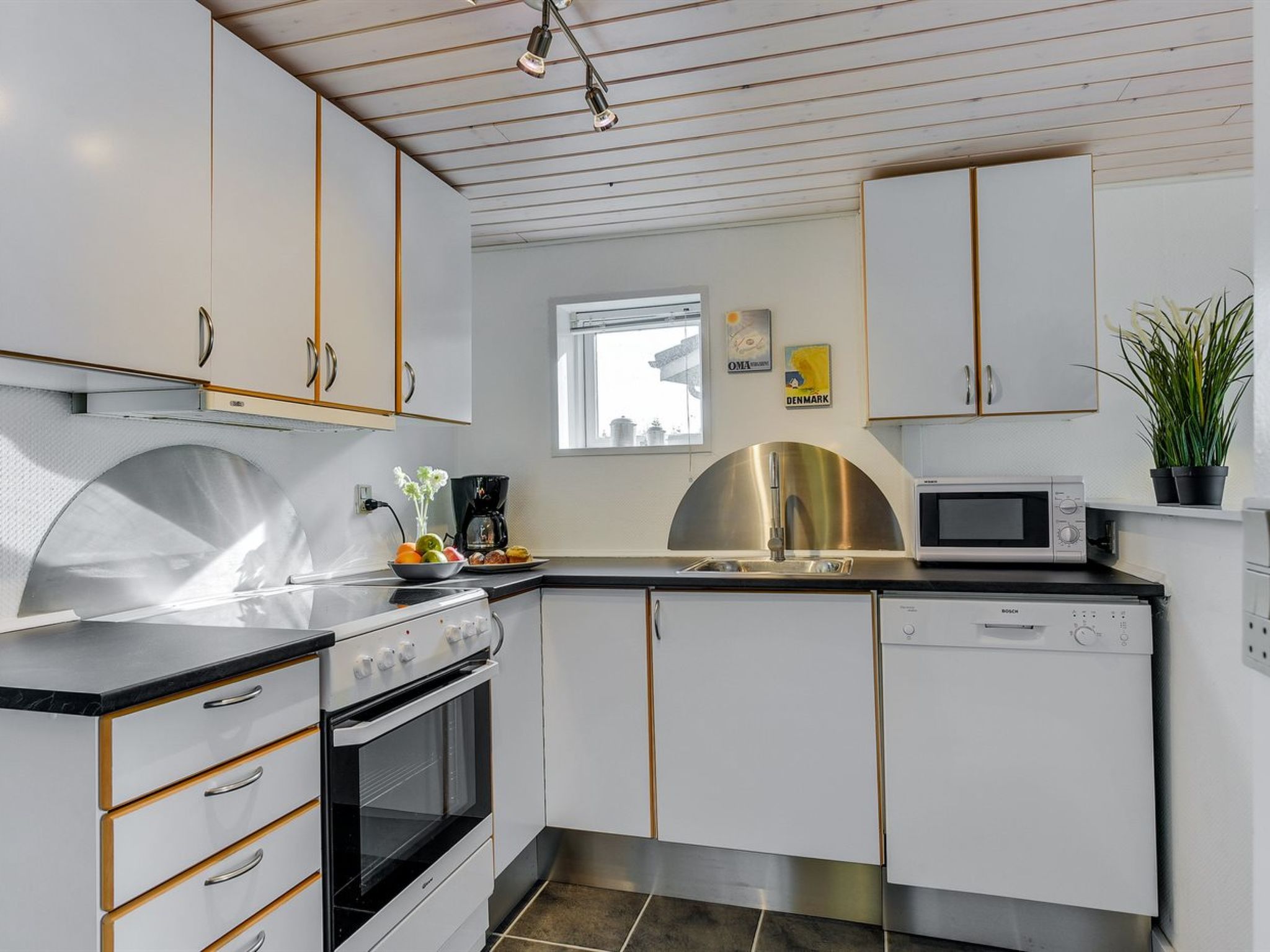 "Gjurgja" - 100m from the sea - Binnen