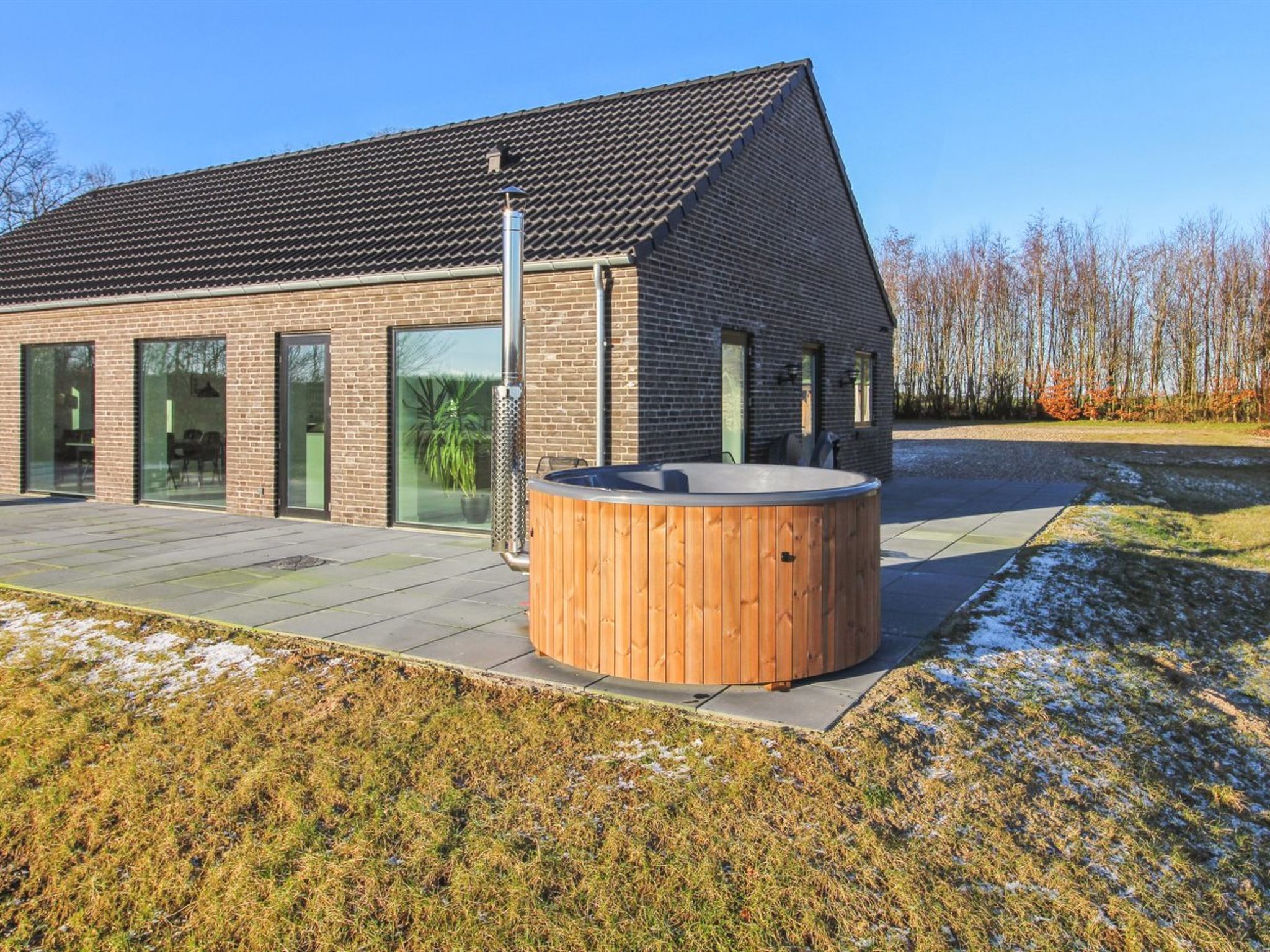 "Landuin" - 30km from the sea-Binnen