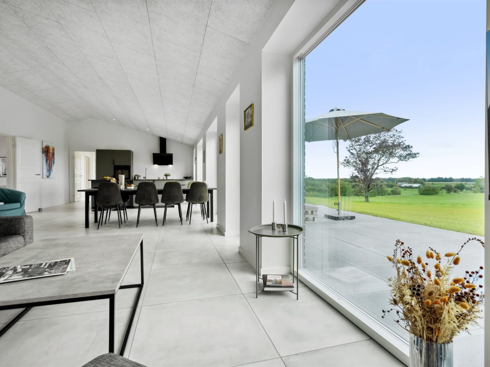 "Landuin" - 30km from the sea - Binnen