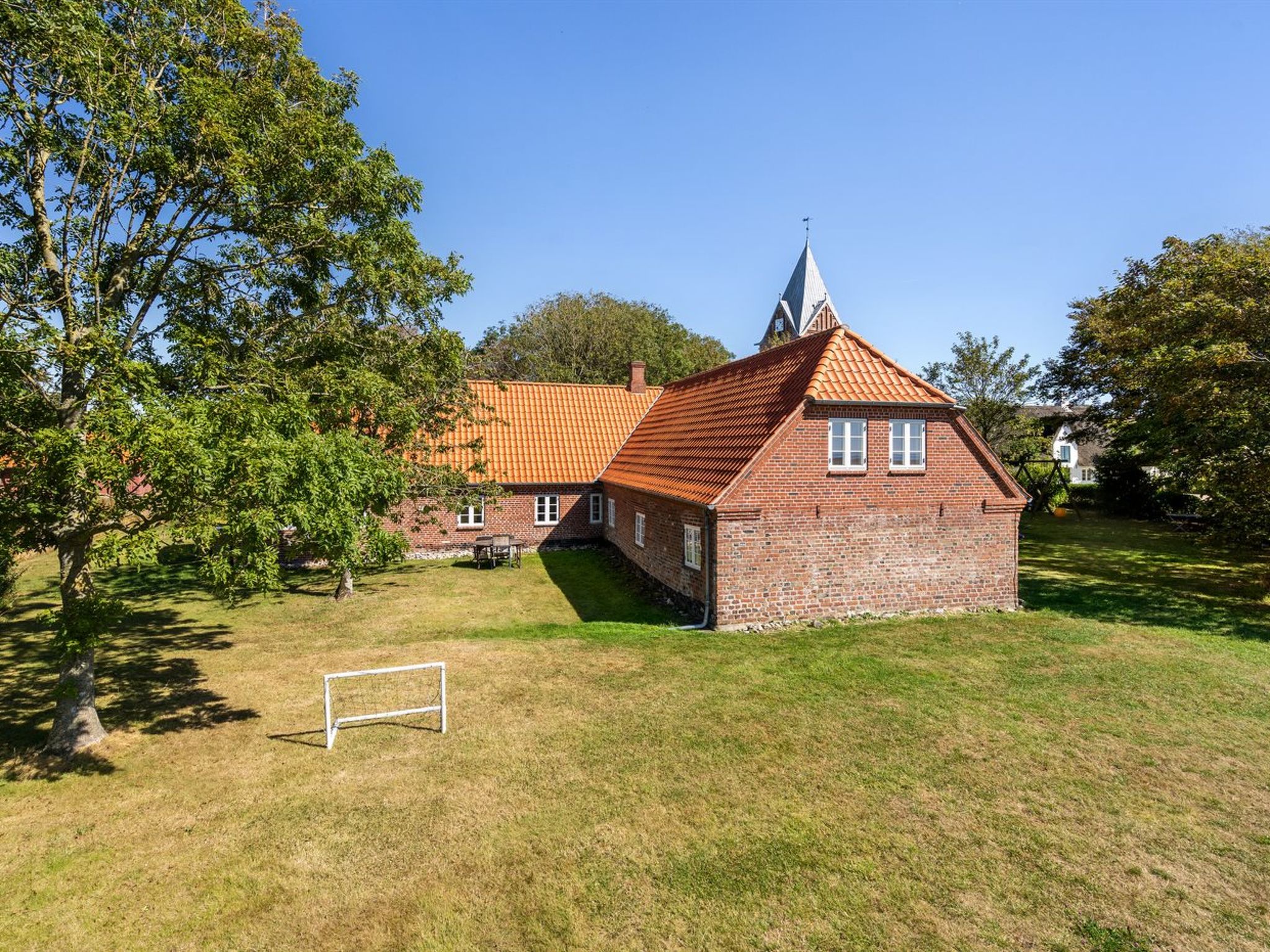 "Myra" - 18km from the sea - Buiten