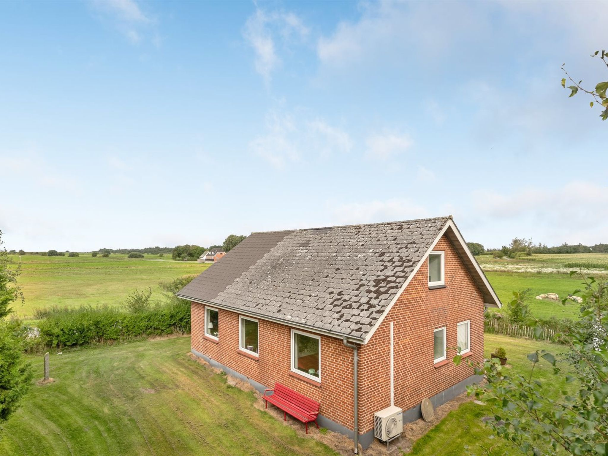 "Ewelina" - 15km from the sea - Buiten