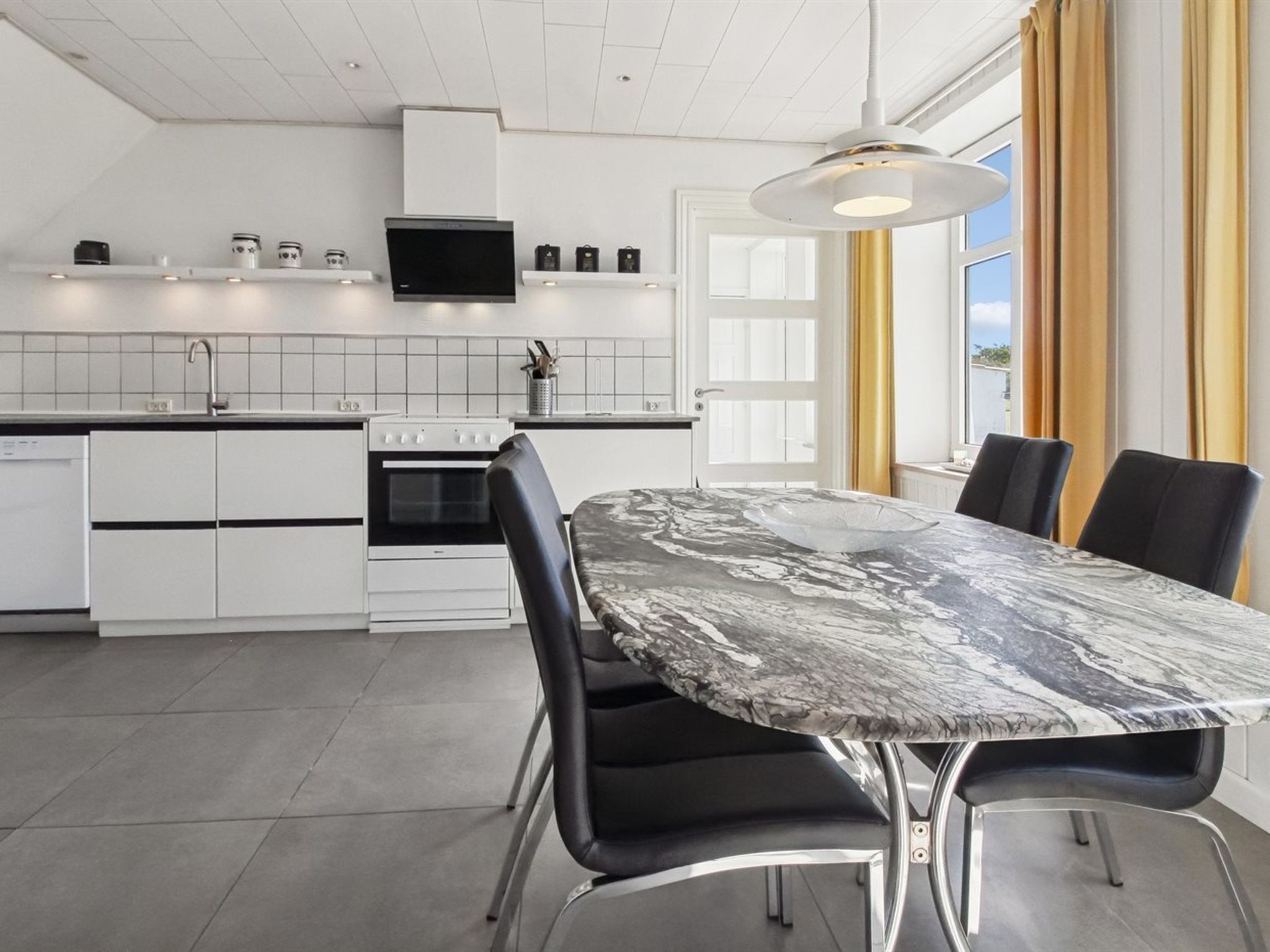 "Juuso" - 20km from the sea - Inside