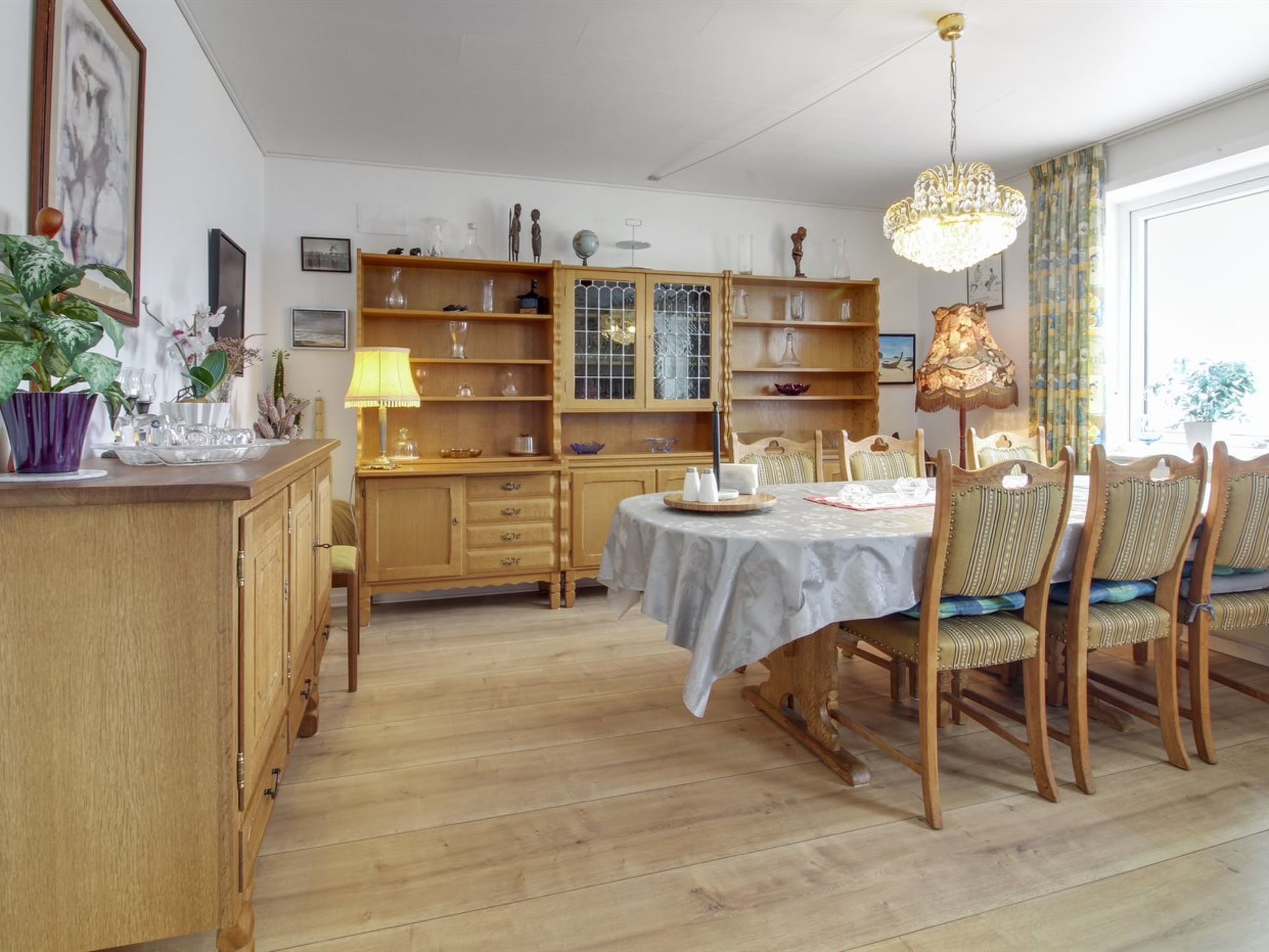 "Fiola" - 20km from the sea - Binnen