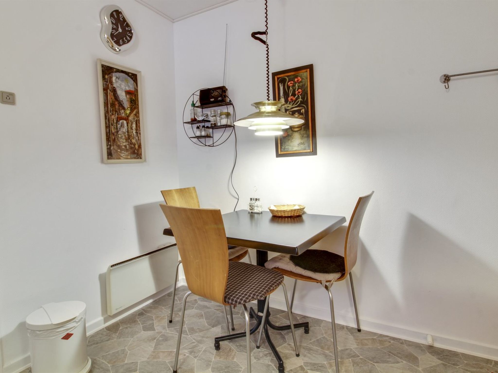 "Fiola" - 20km from the sea - Binnen
