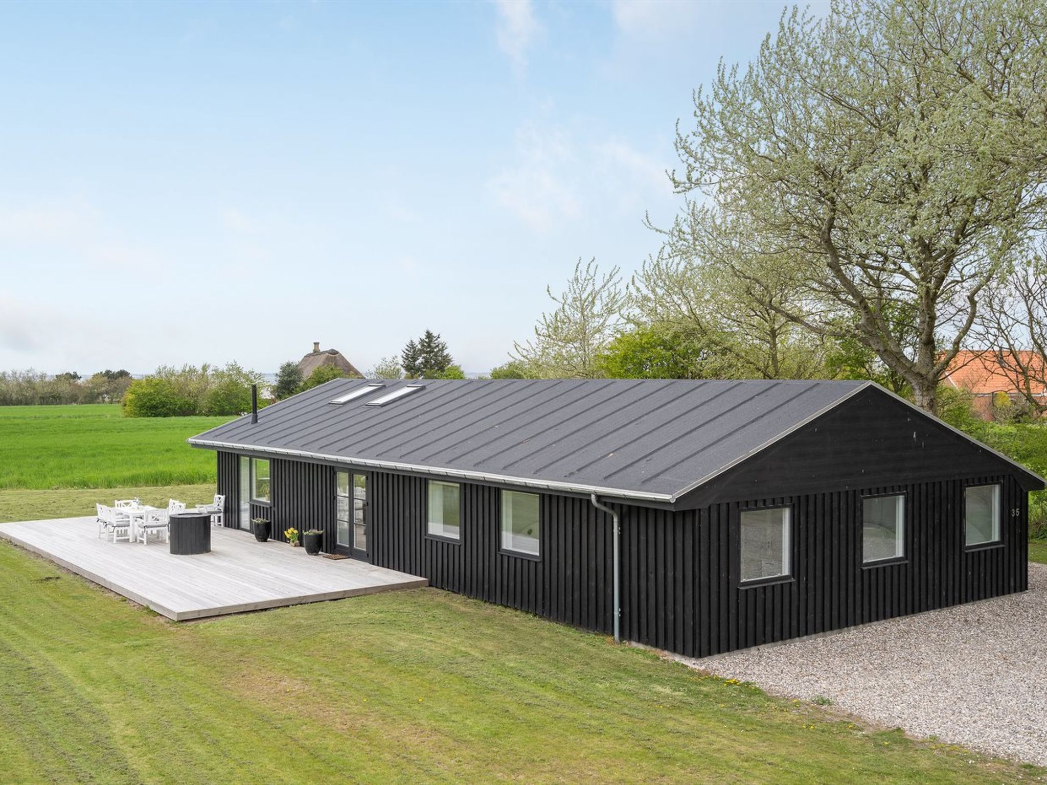 "Ajla"-Buiten