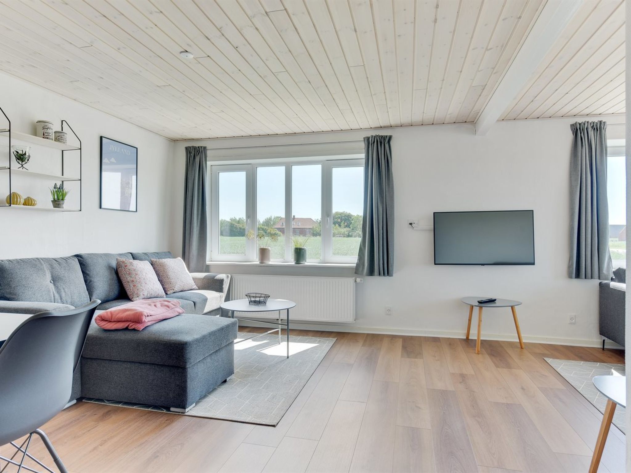 "Iina" - 13km from the sea - Binnen