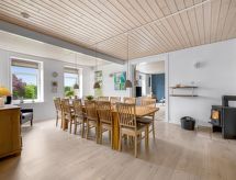12-persoons vakantiehuis in Bredebro met zwembad en open haard - thumbnail 6