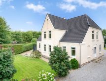 12-persoons vakantiehuis in Bredebro met zwembad en open haard - thumbnail 1