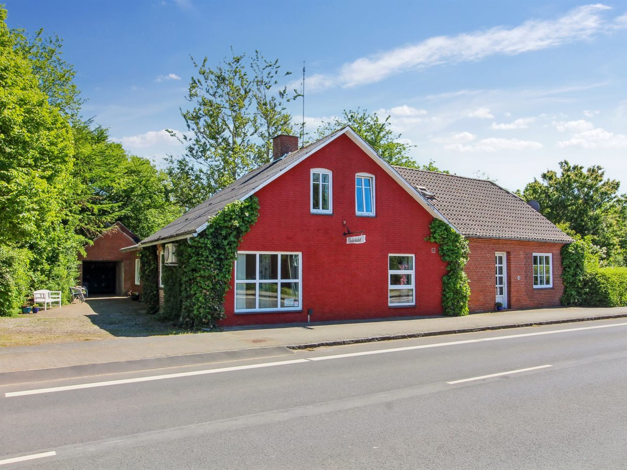 "Kiri" - 24km from the sea