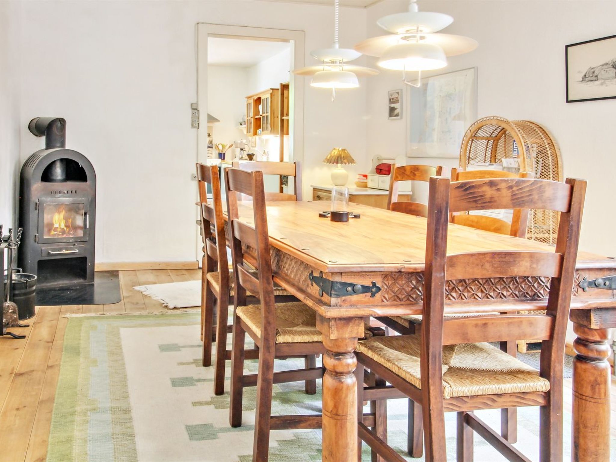 "Kiri" - 24km from the sea - Binnen