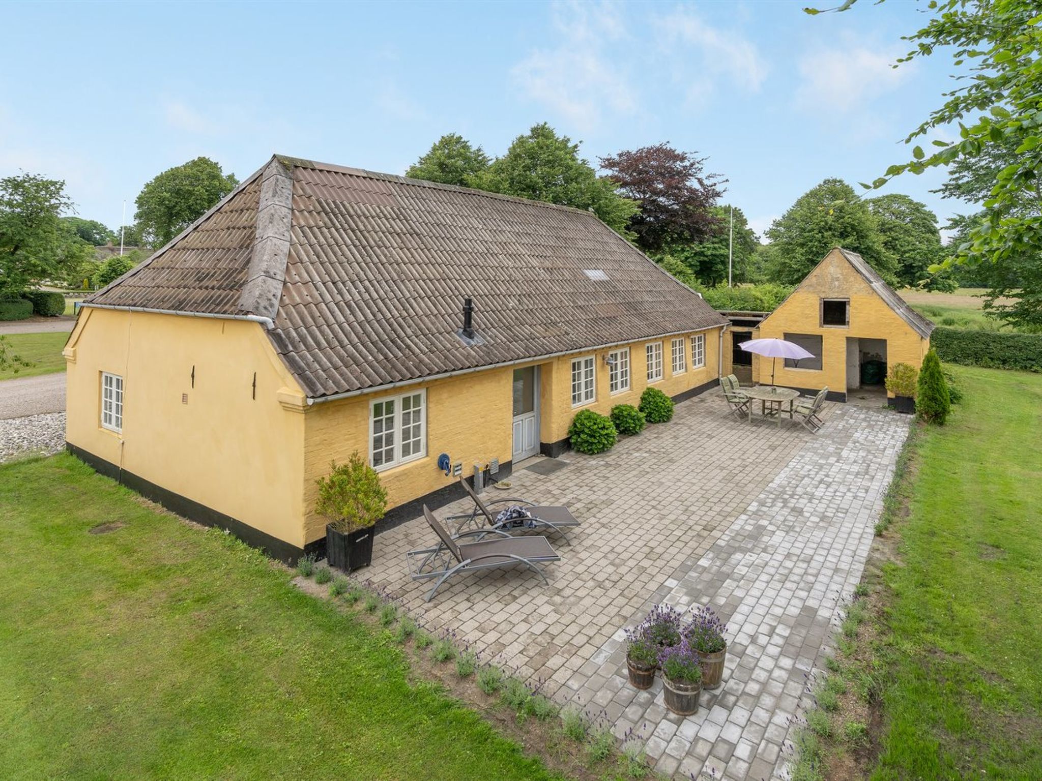 "Ilsa" - 9.8km from the sea-Buiten