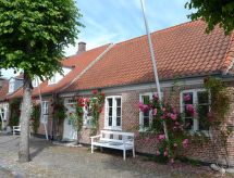 Authentiek vakantiehuis Ajna met grote tuin op 9,8 km van de Deense kust - thumbnail 1