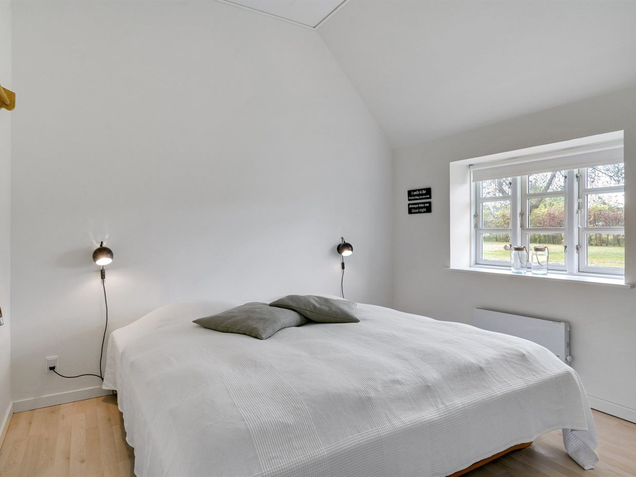 "Filippus" - 30km from the sea-Drinnen