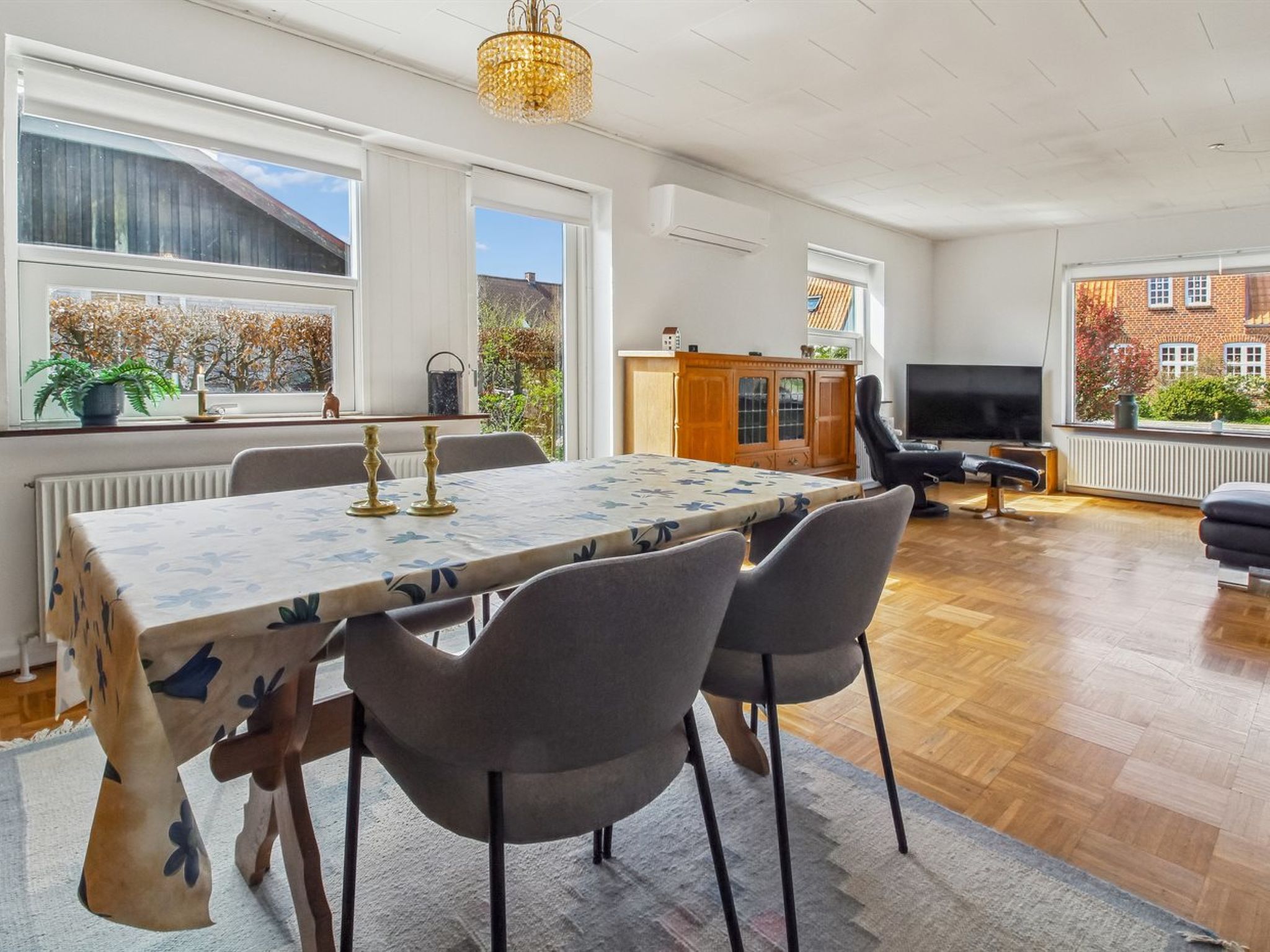 "Magh" - 9.8km from the sea - Binnen