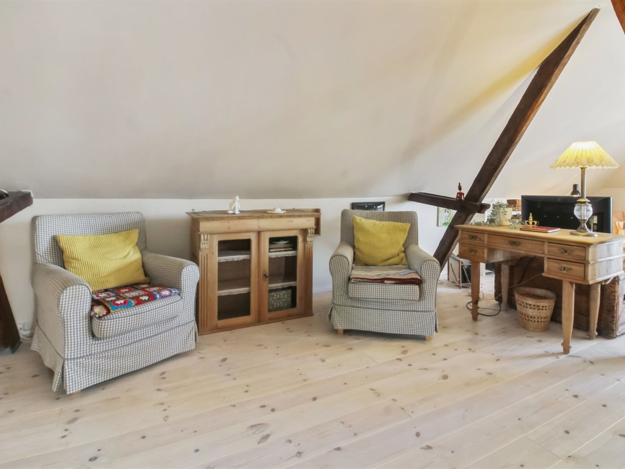 "Fenia" - 9.8km from the sea-Binnen