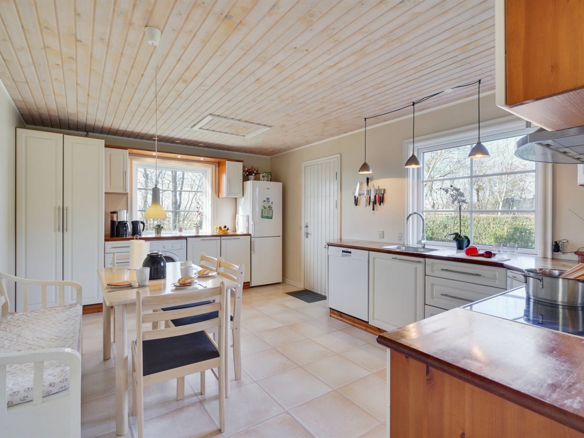 "Harrieth" - 16km from the sea - Binnen