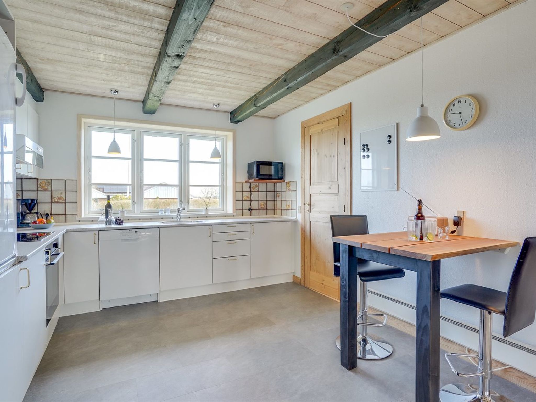 "Nita" - 24km from the sea - Binnen