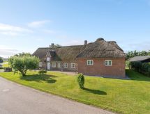 Authentiek vakantiehuis Anje met grote tuin, 16km van de Deense Waddenzee - thumbnail 5