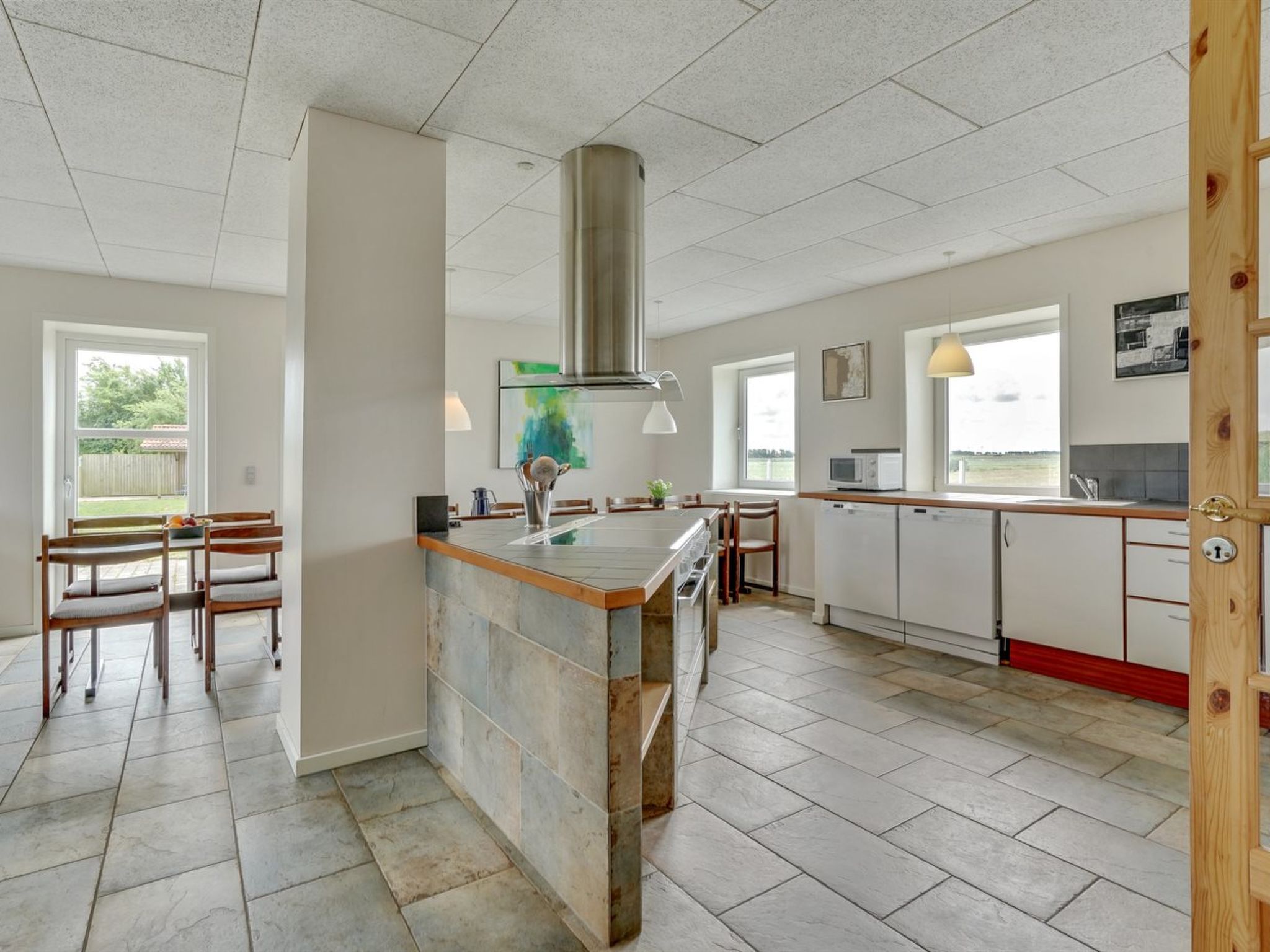 "Ammy" - 7.5km from the sea - Inside