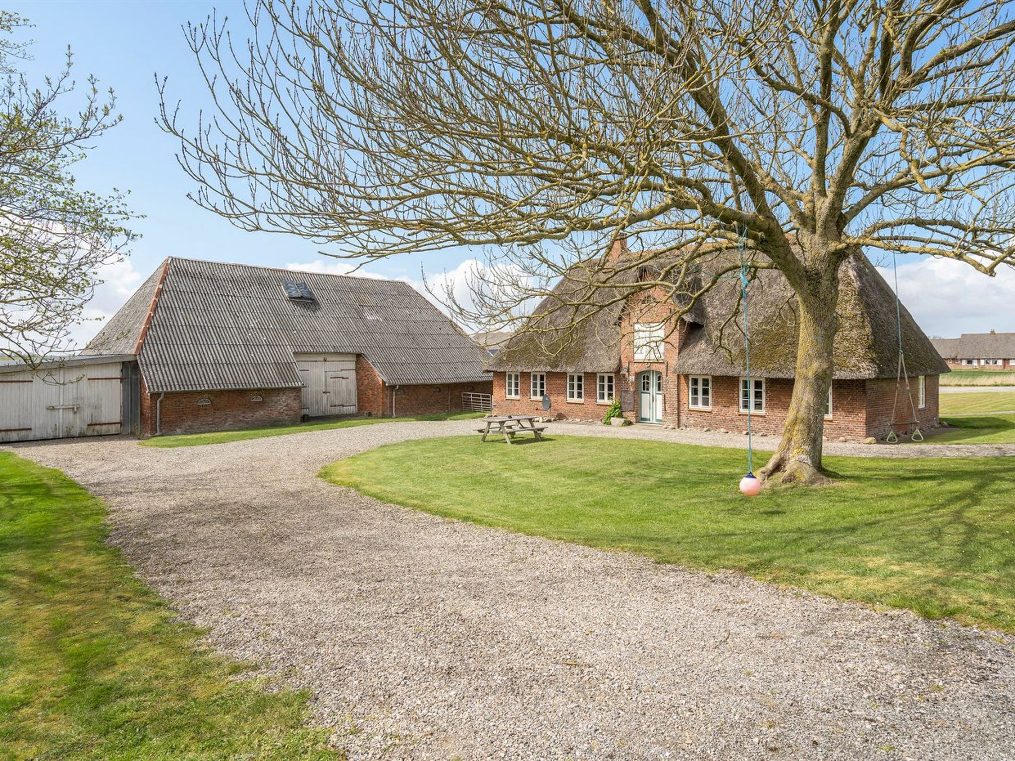 "Inda" - 10km from the sea - Buiten