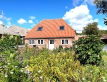 Historisch vakantiehuis Arnora aan het meer, 48 km van zee - thumbnail 1
