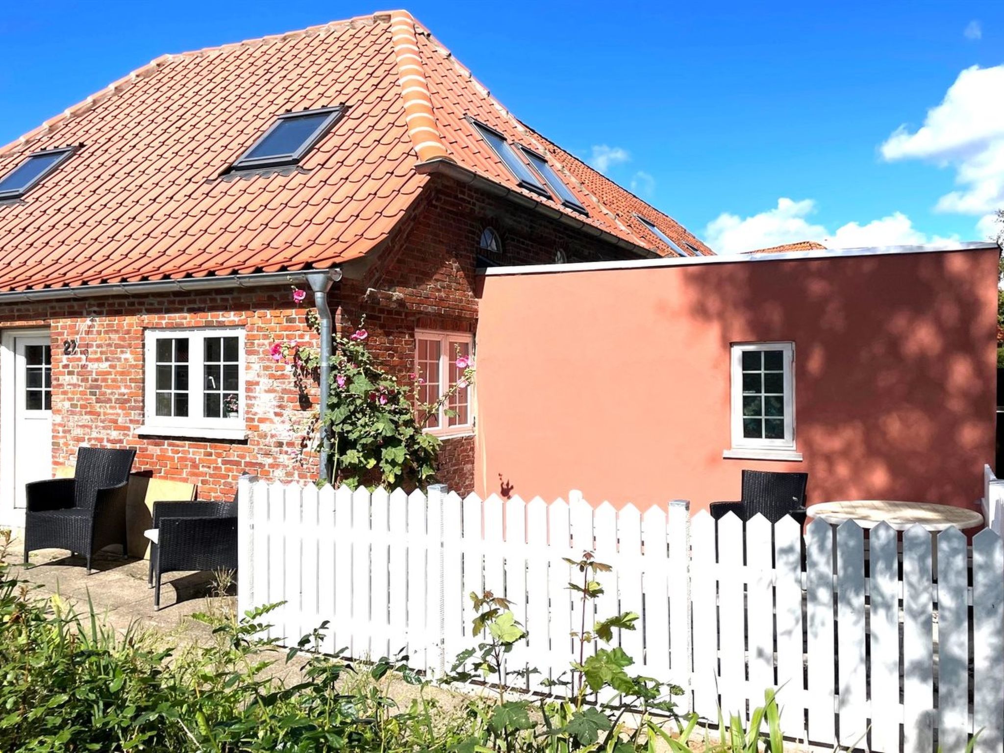 "Arnora" - 48km from the sea - Outside