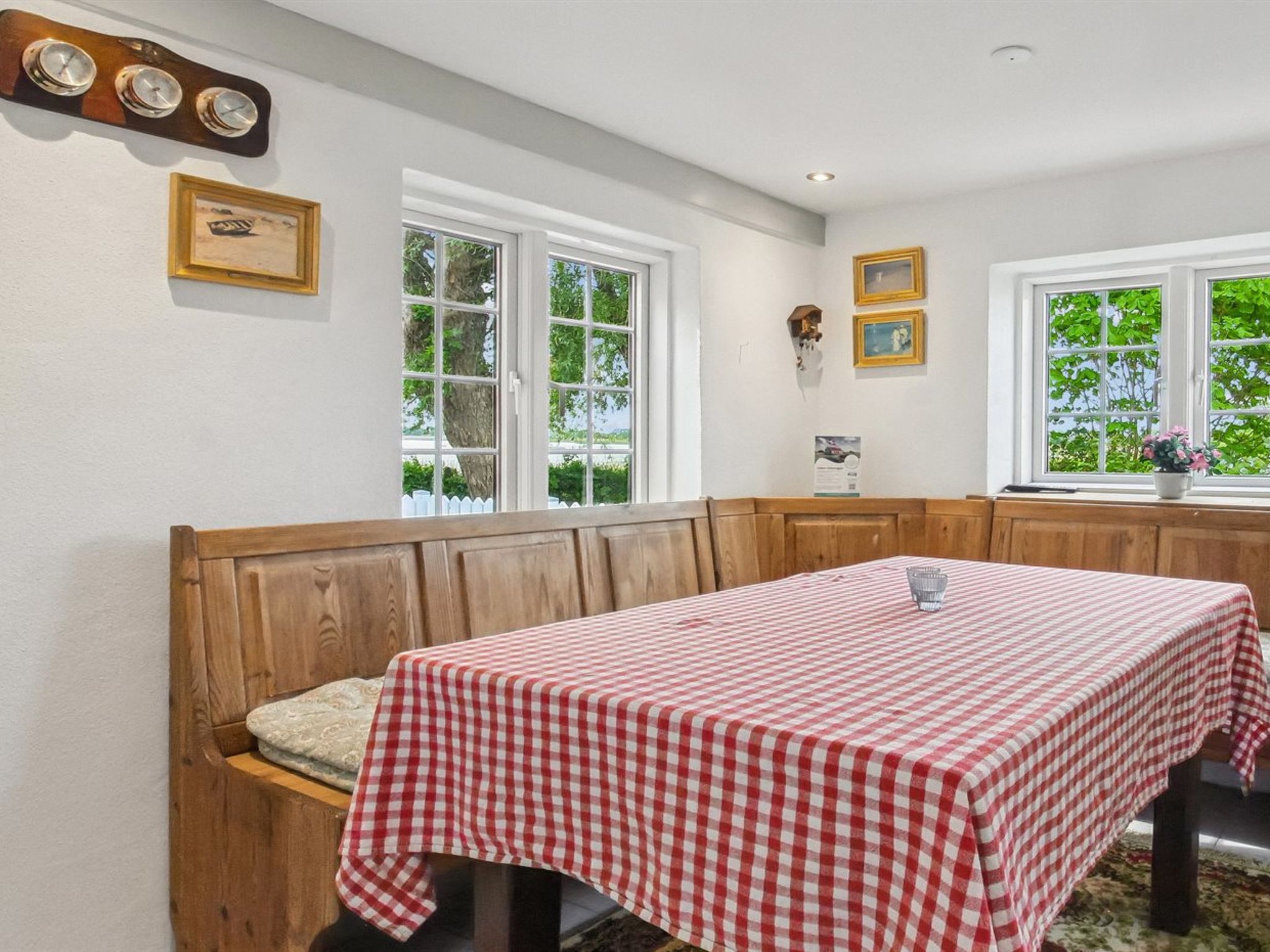 "Arnora" - 48km from the sea - Inside