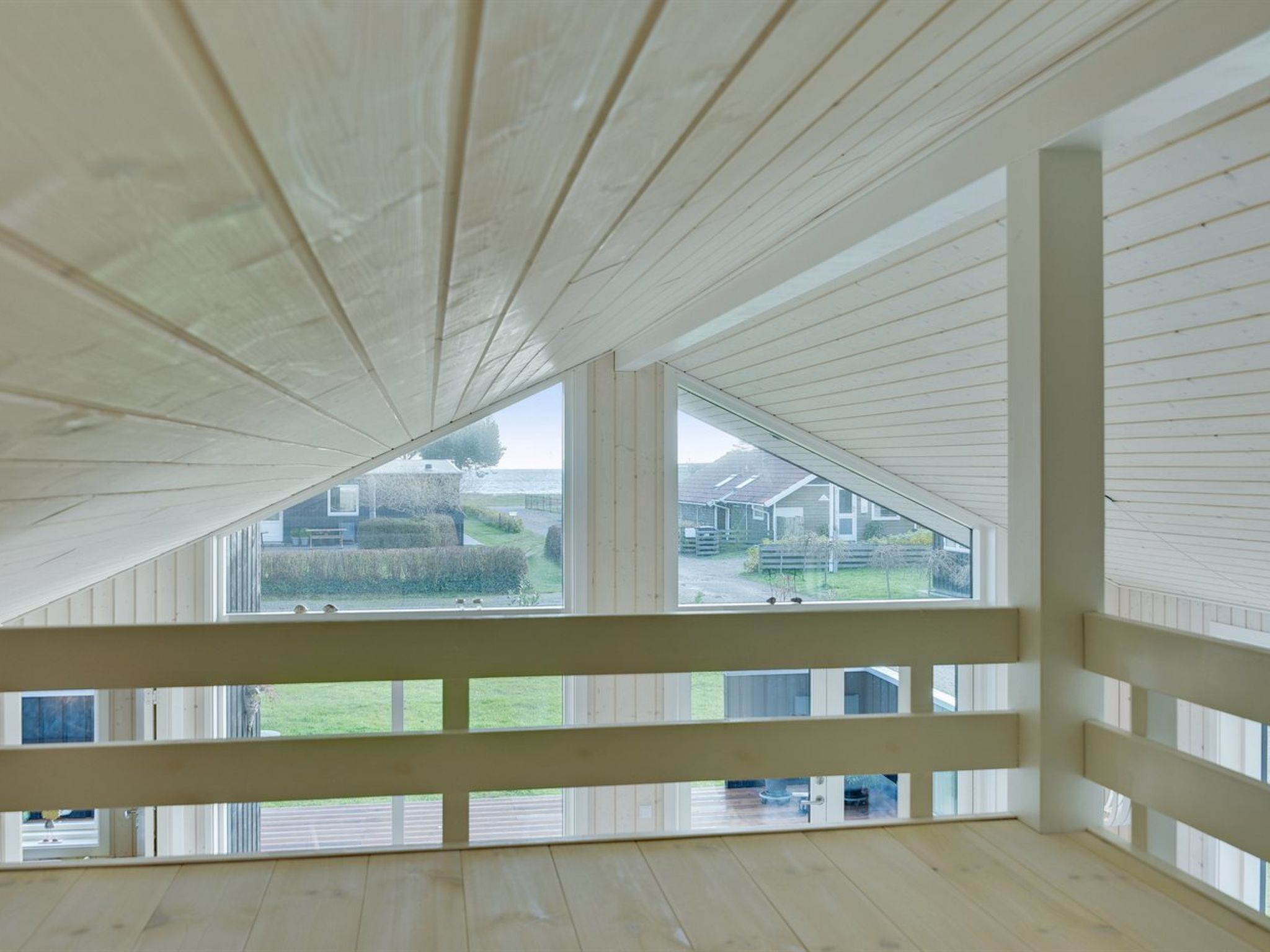"Sighfrith" - 150m from the sea-Binnen