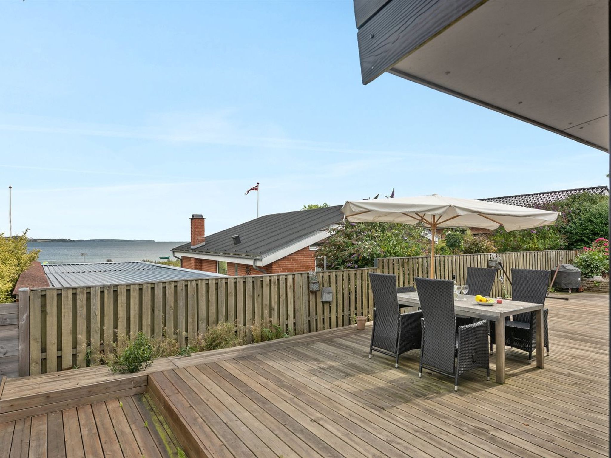 "Elain" -  from the sea - Buiten