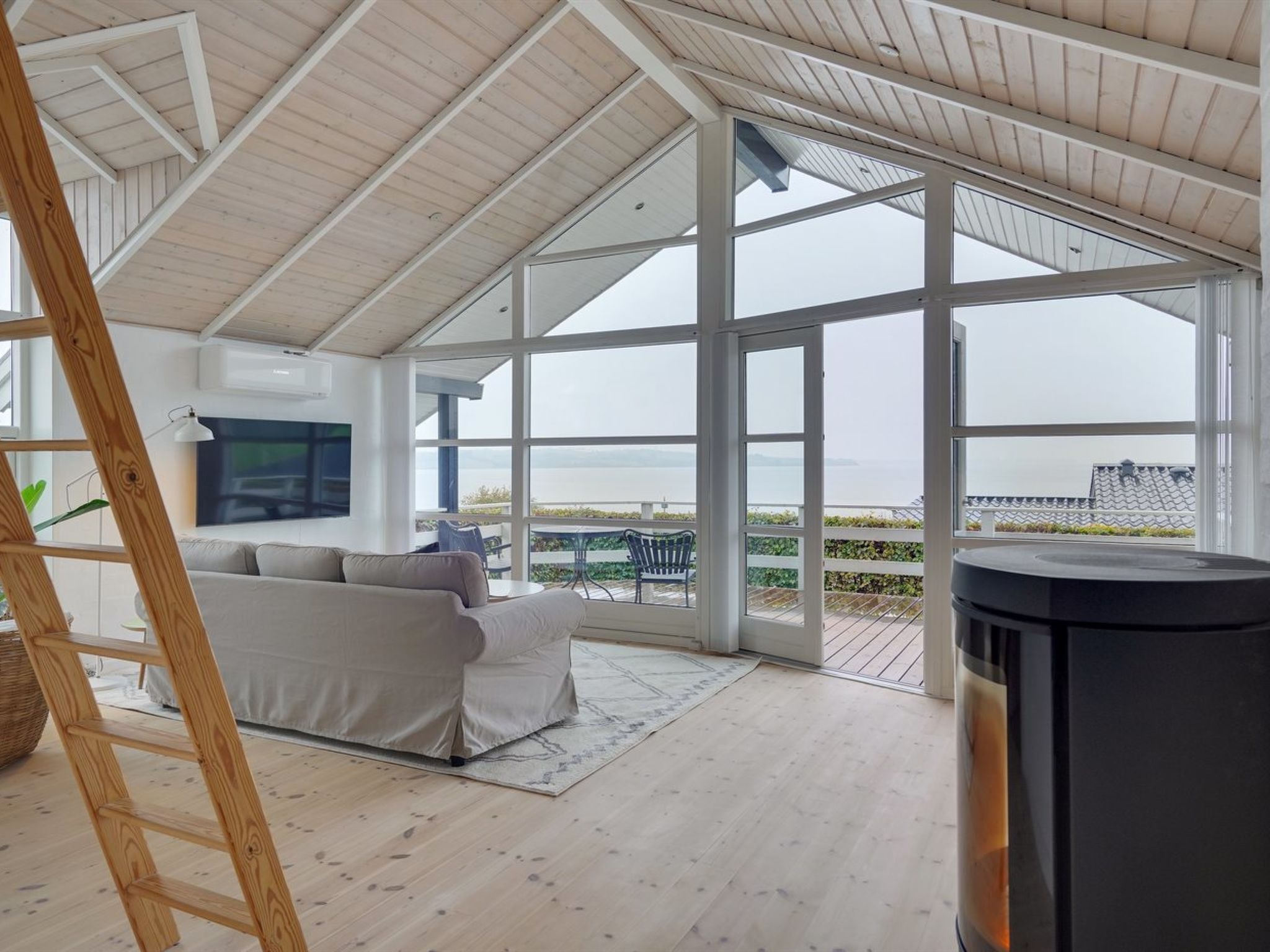 "Nica" - 100m from the sea - Binnen