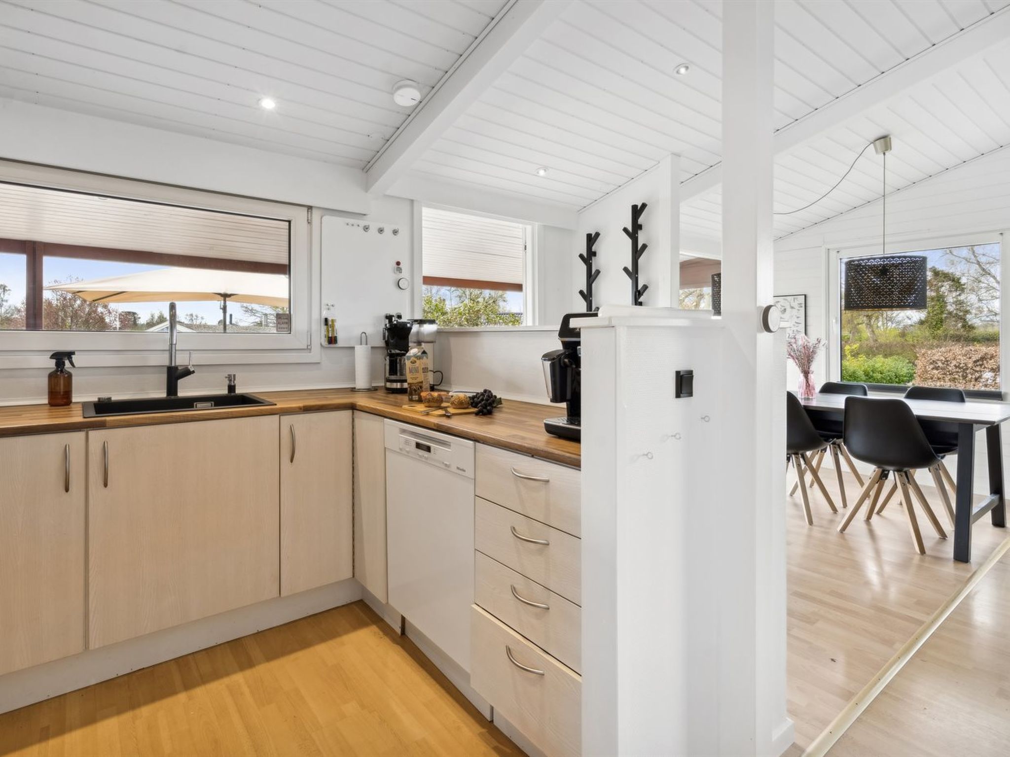 "Safina" - 100m from the sea-Binnen