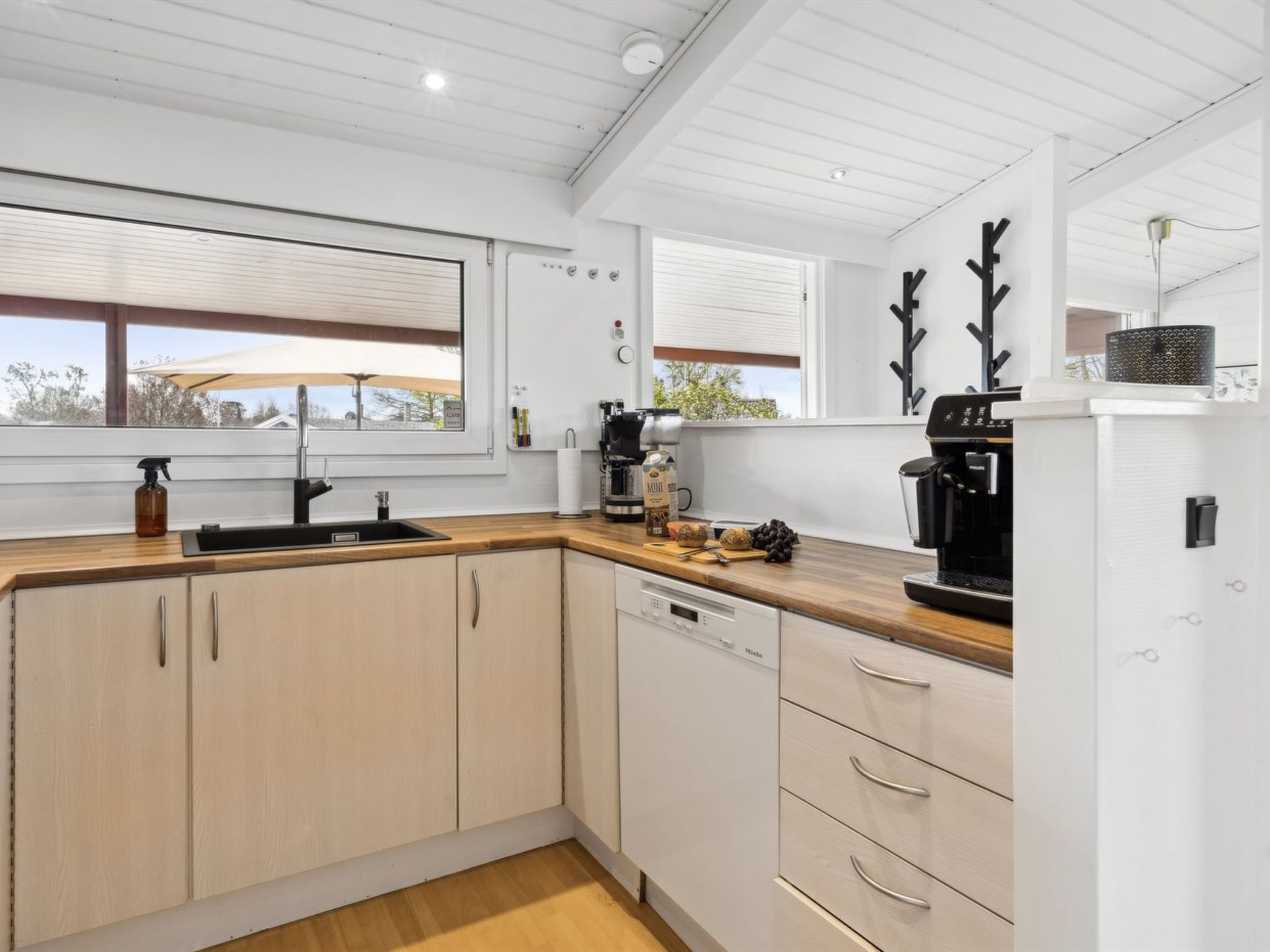 "Safina" - 100m from the sea-Binnen