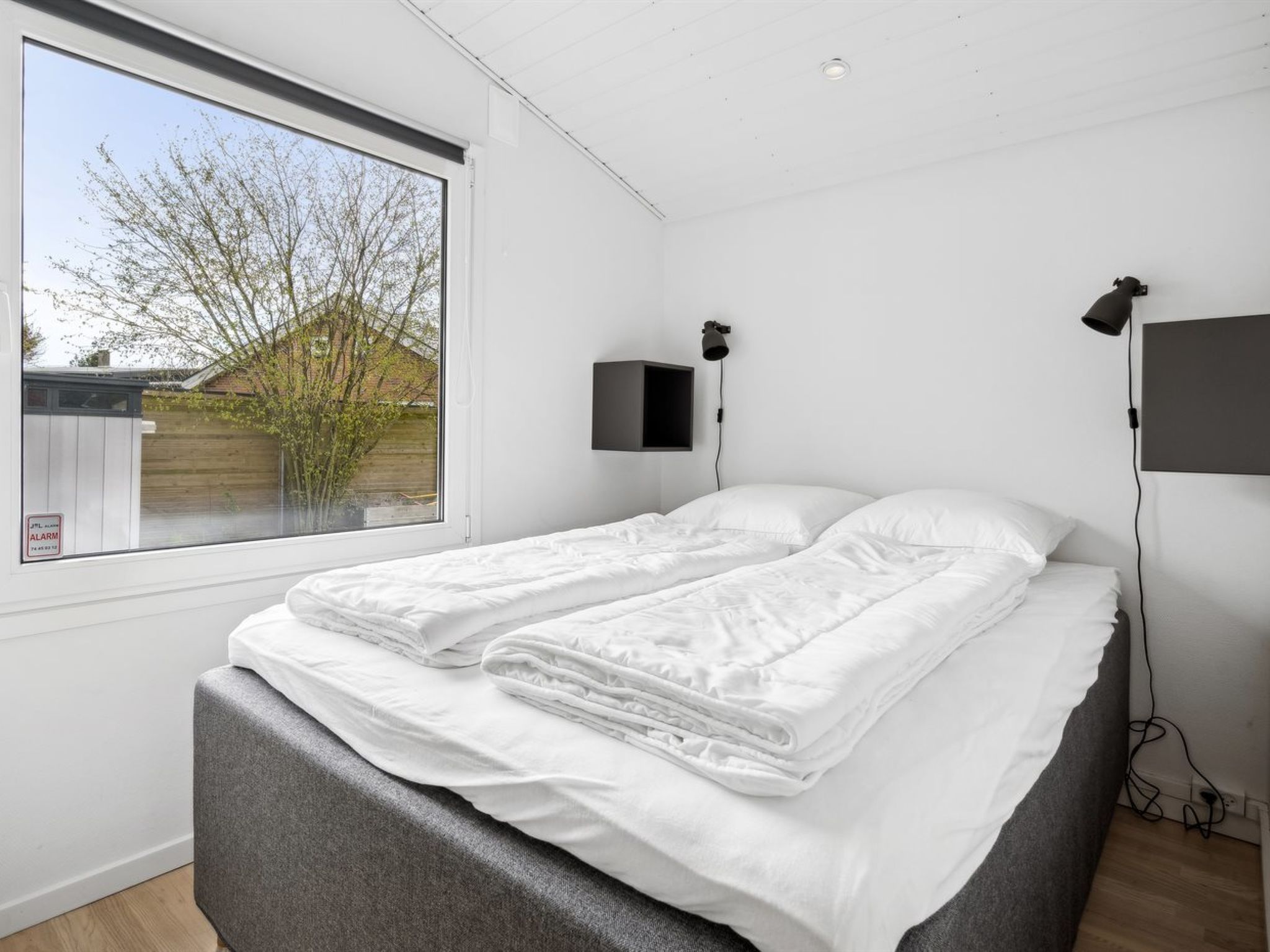 "Safina" - 100m from the sea-Binnen