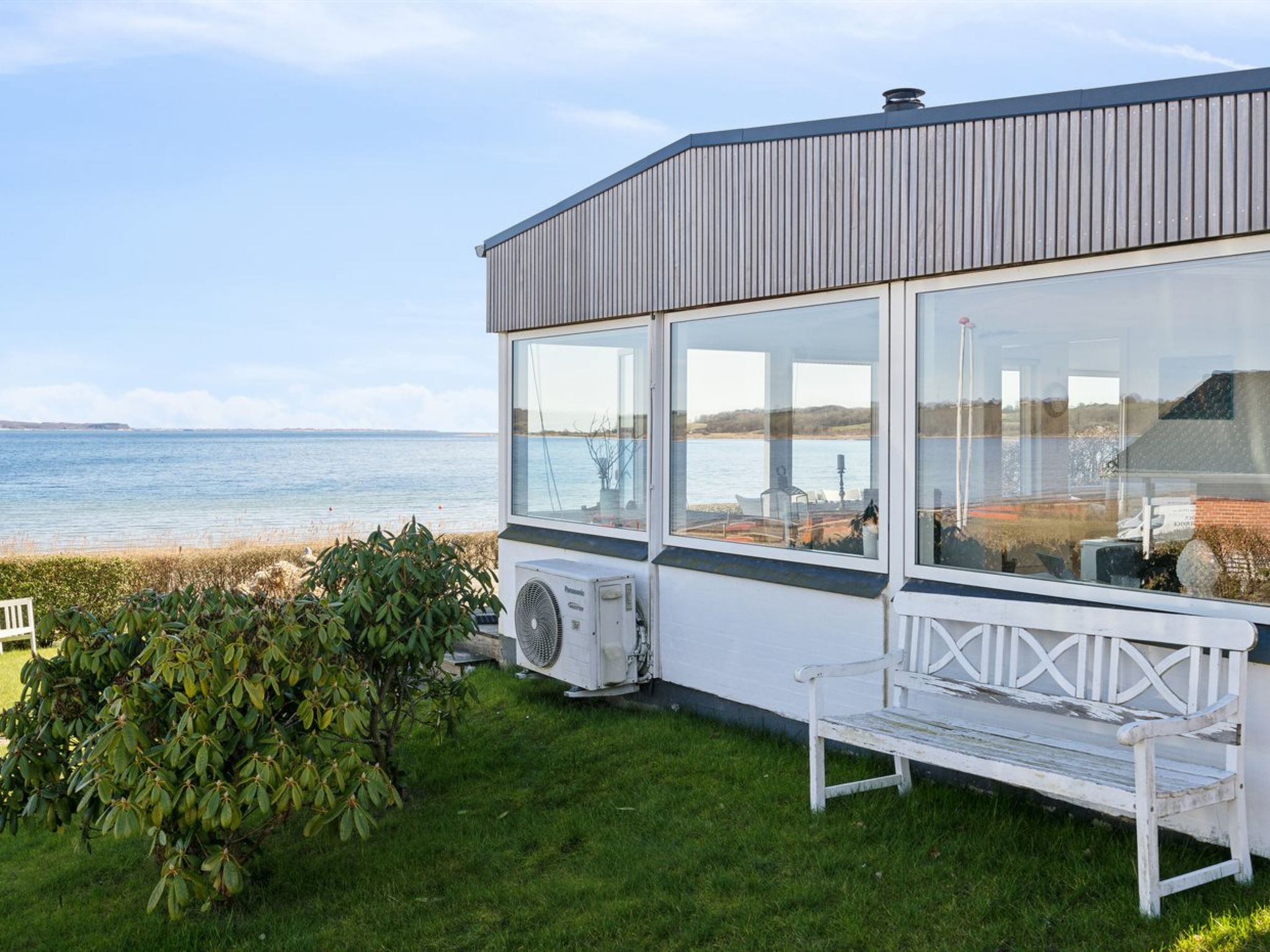 "Solbritt" - 30m from the sea - Buiten