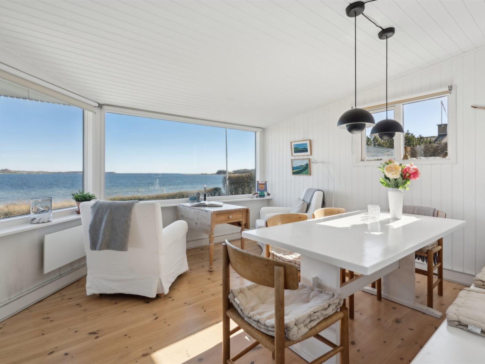 "Solbritt" - 30m from the sea-Binnen