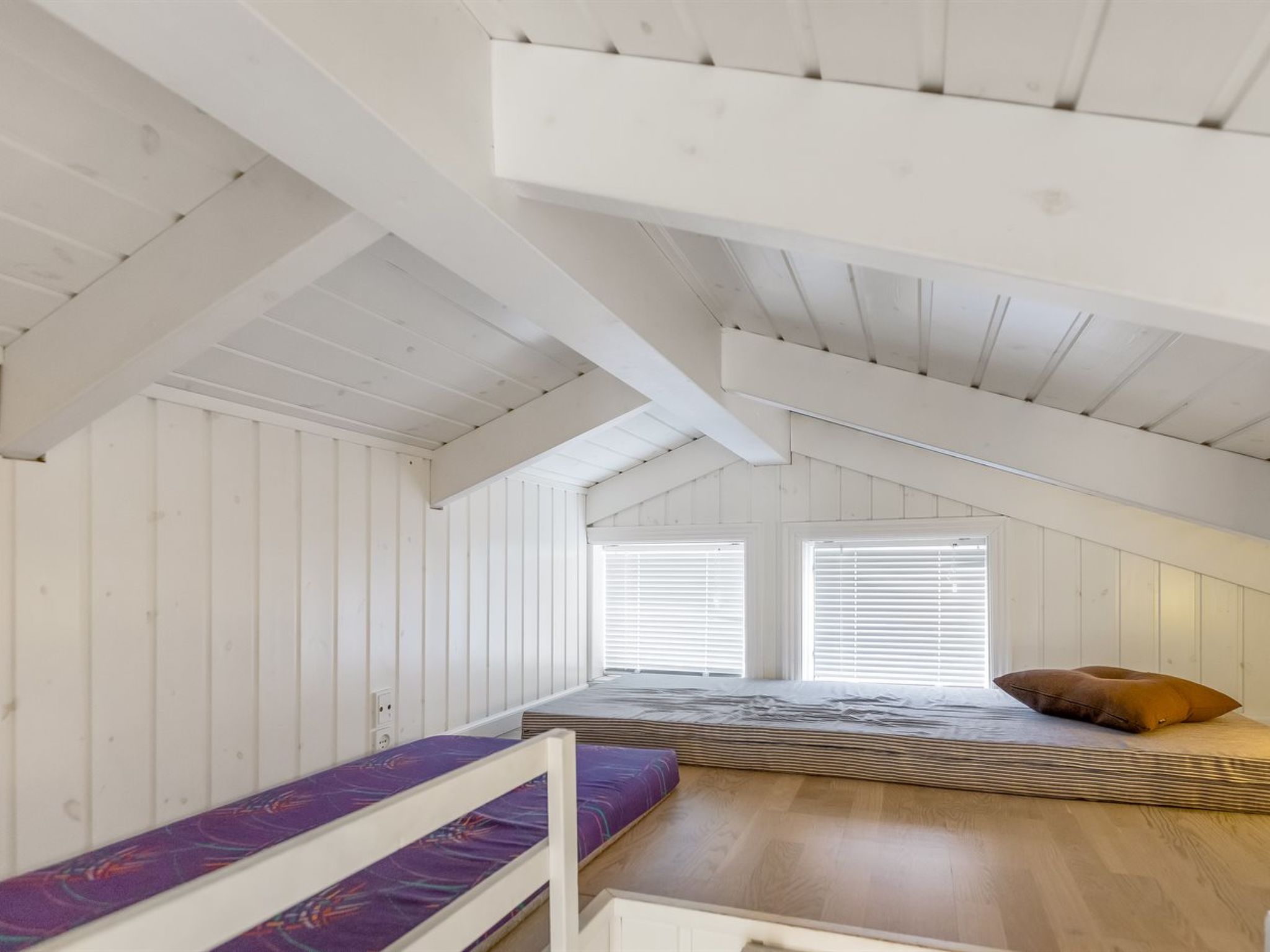 "Withger" - 20m from the sea-Inside