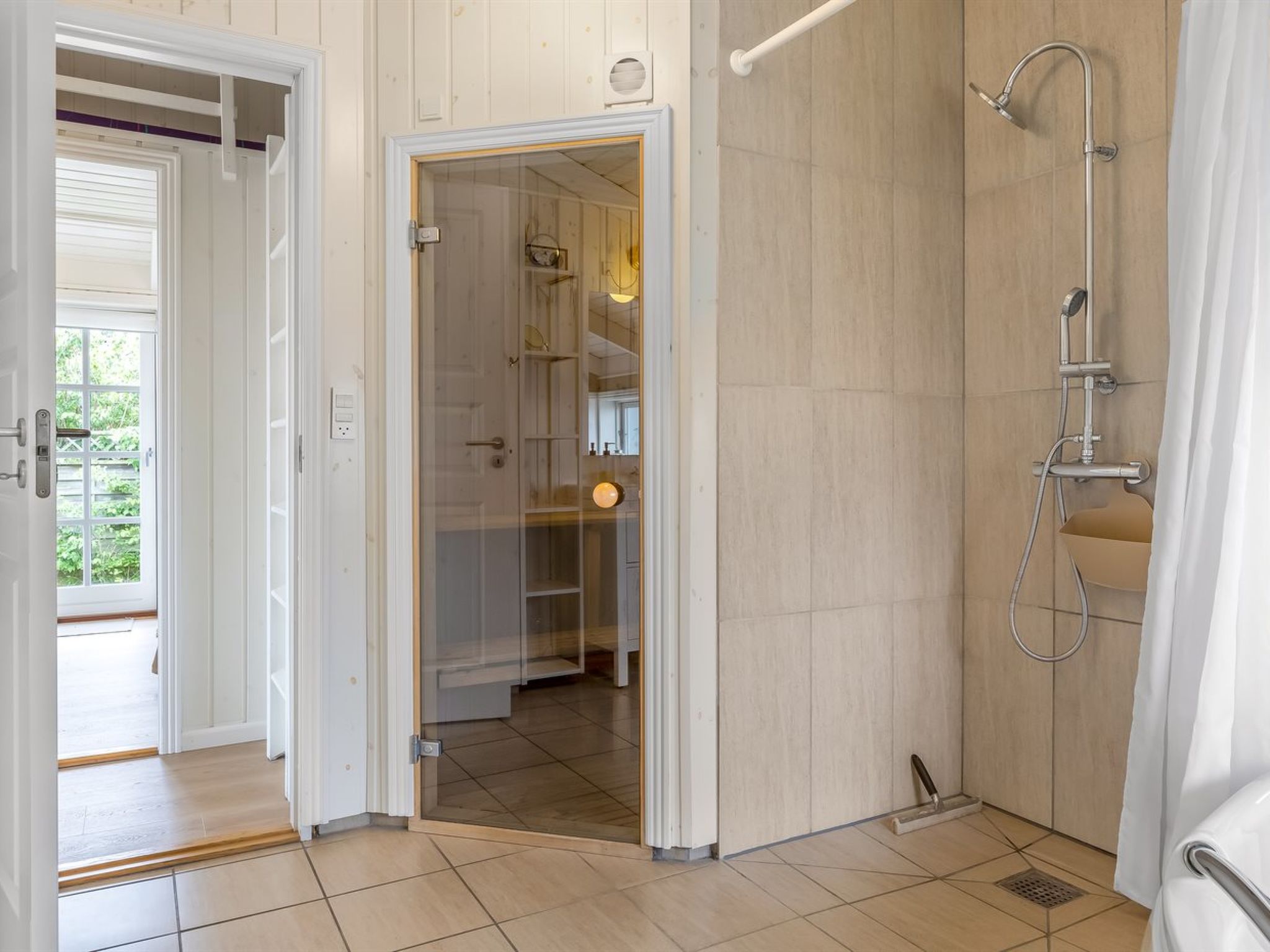 "Withger" - 20m from the sea-Inside