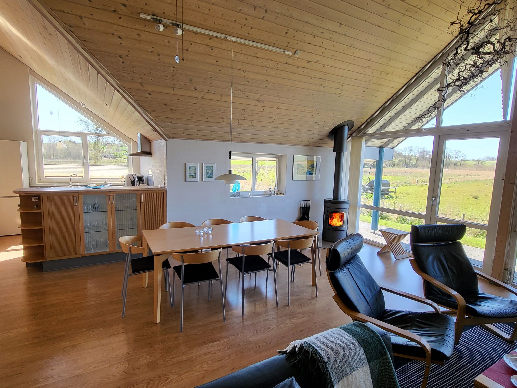 Modernes, geräumiges Haus mit großer Terrasse-Binnen