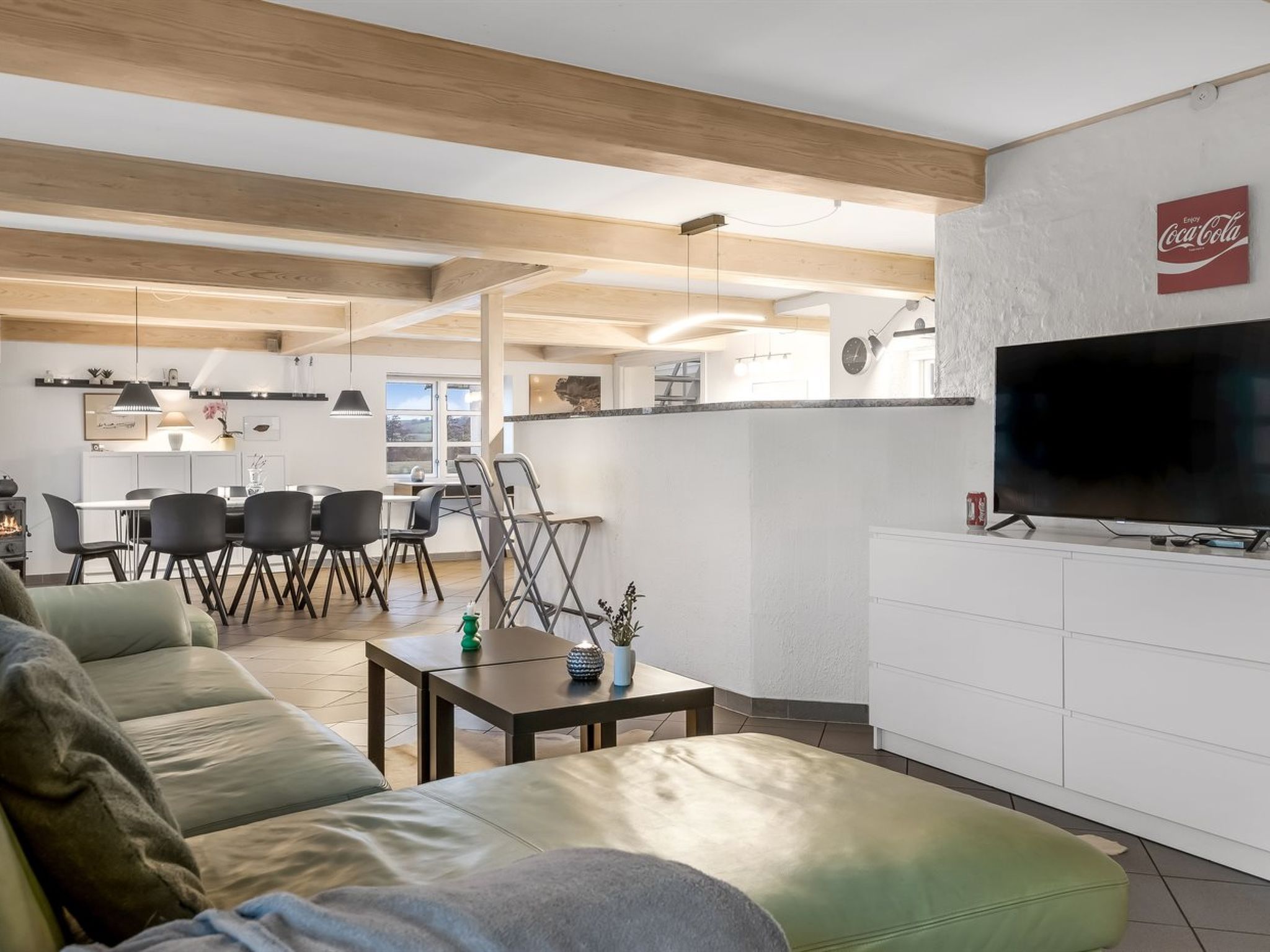 "Yorik" - 1.6km from the sea-Inside