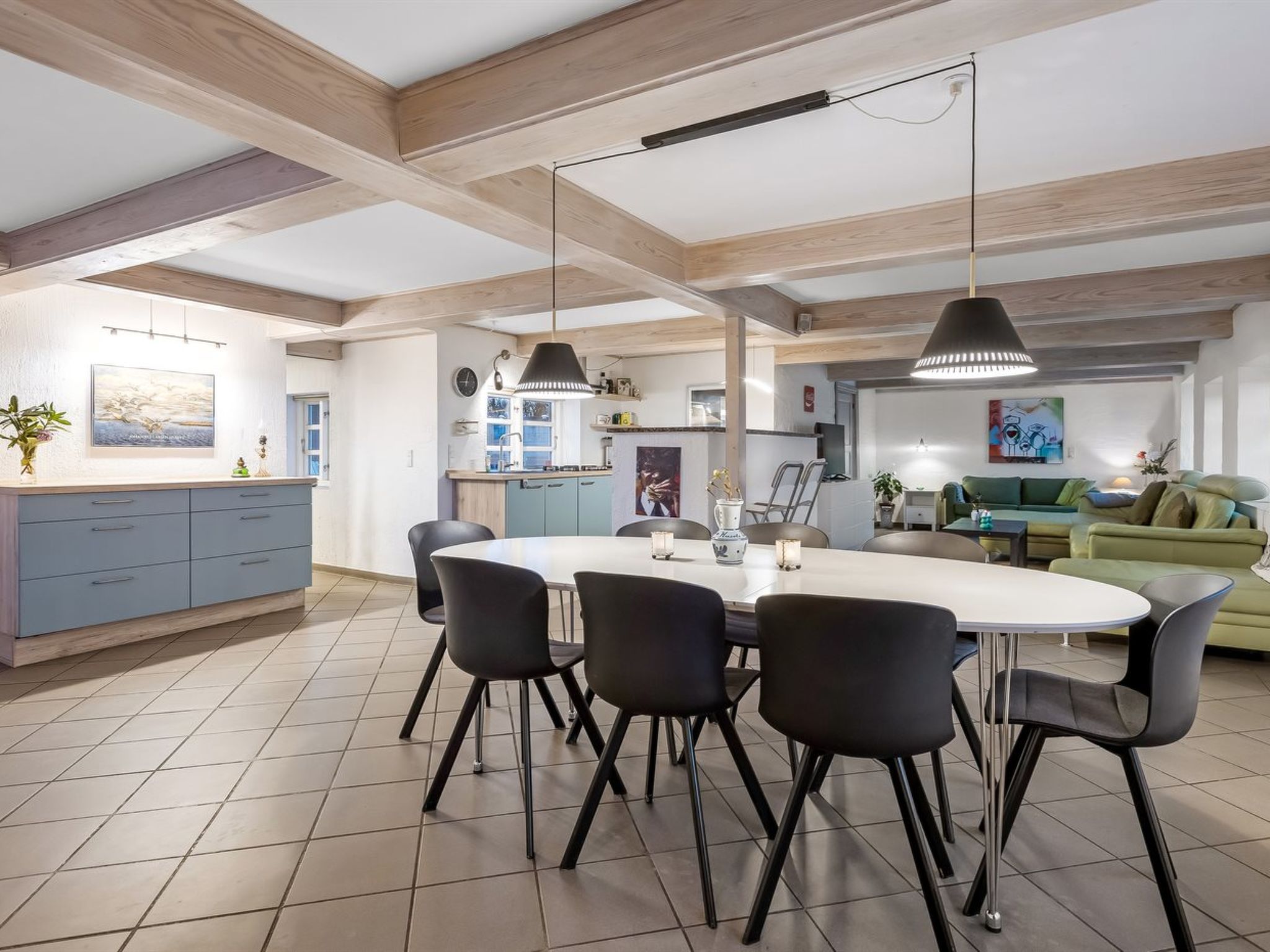 "Yorik" - 1.6km from the sea-Inside