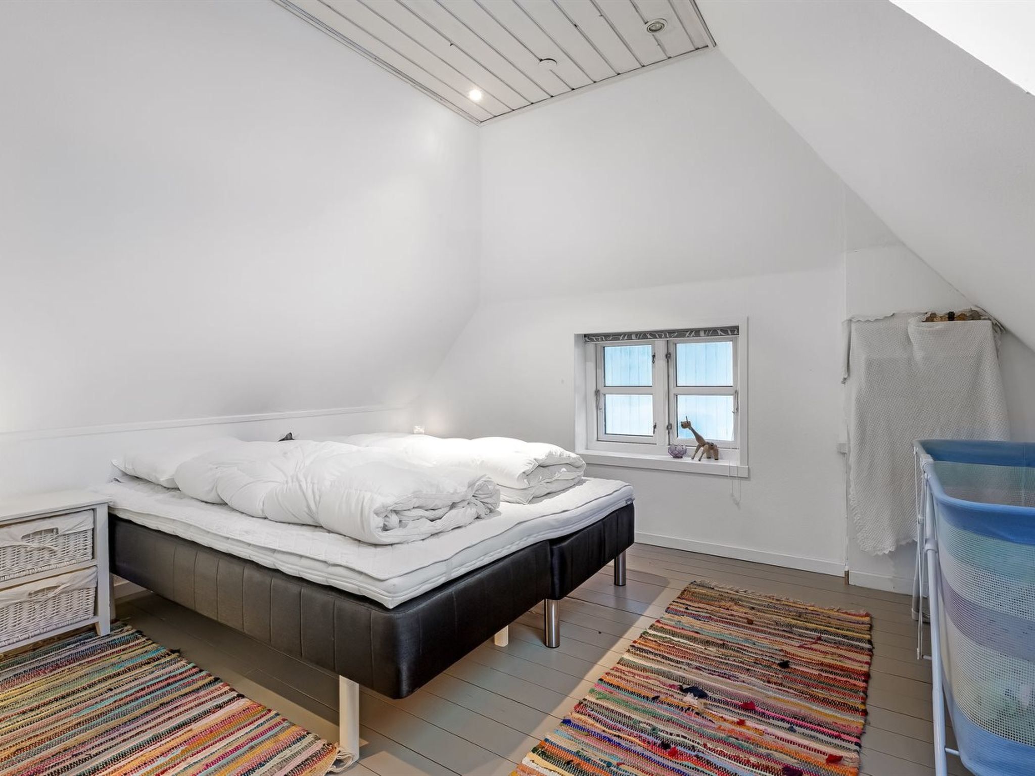 "Yorik" - 1.6km from the sea-Inside