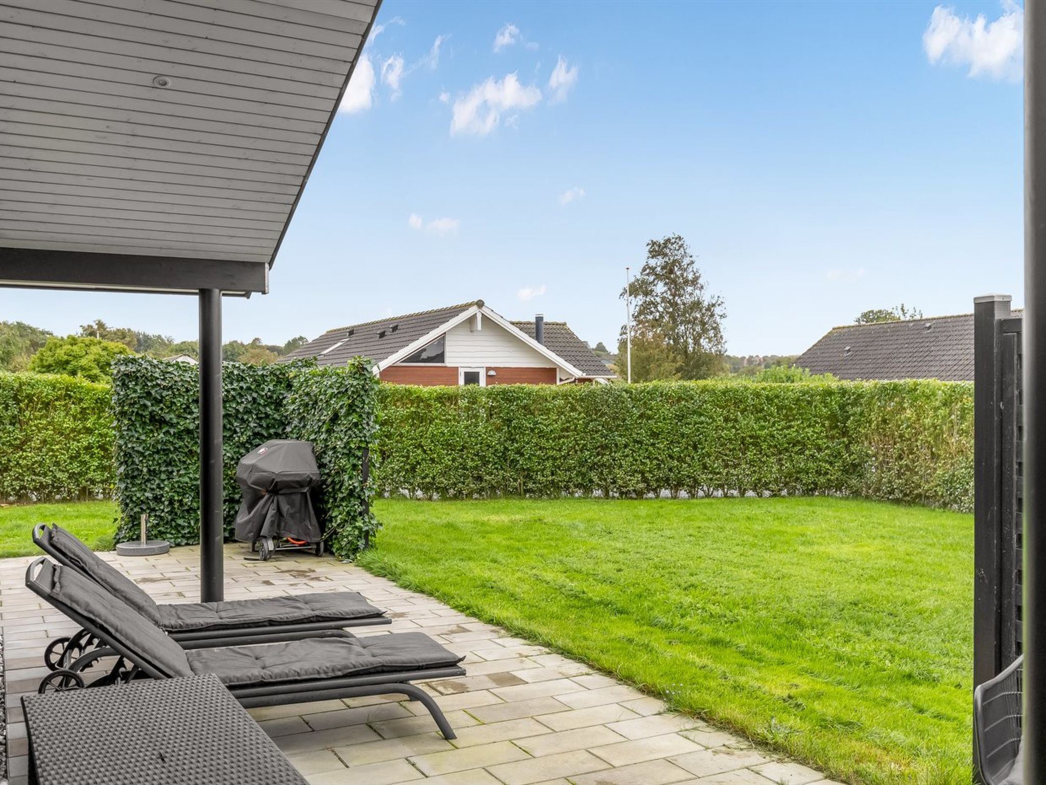 "Ellanor" - 100m from the sea - Buiten