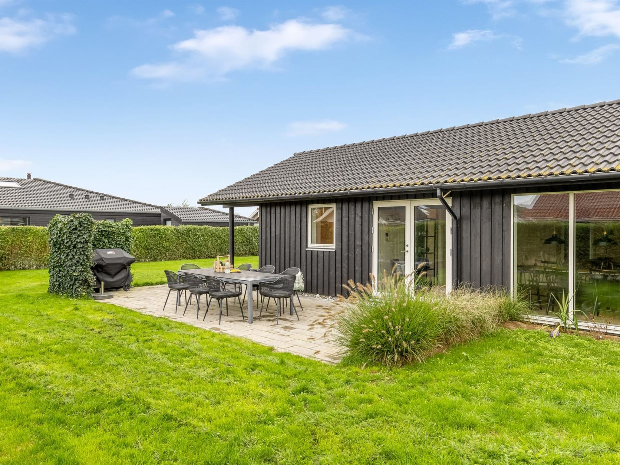 "Ellanor" - 100m from the sea - Buiten