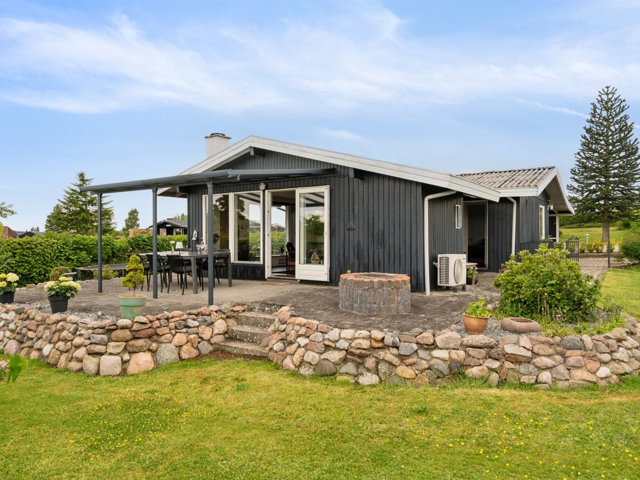 "Eweline" - 400m from the sea