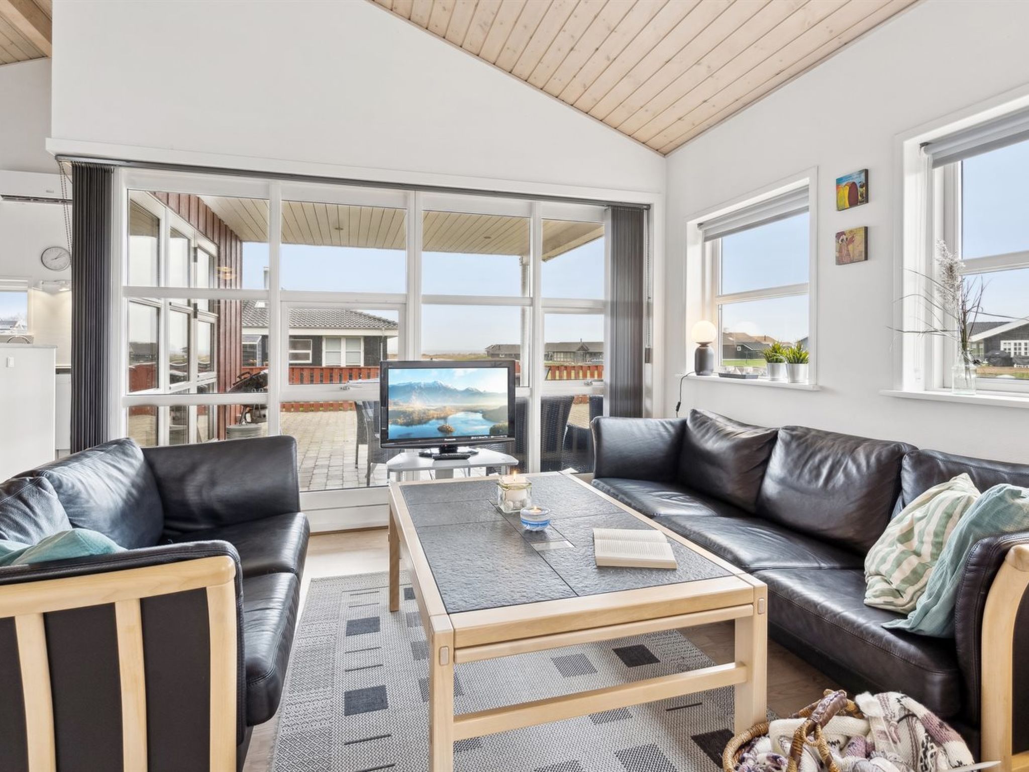 "Aira" - 200m from the sea