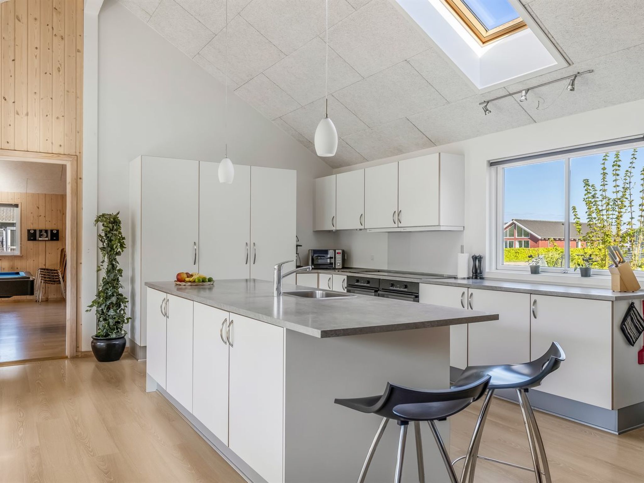 "Finwith" - 600m from the sea - Binnen
