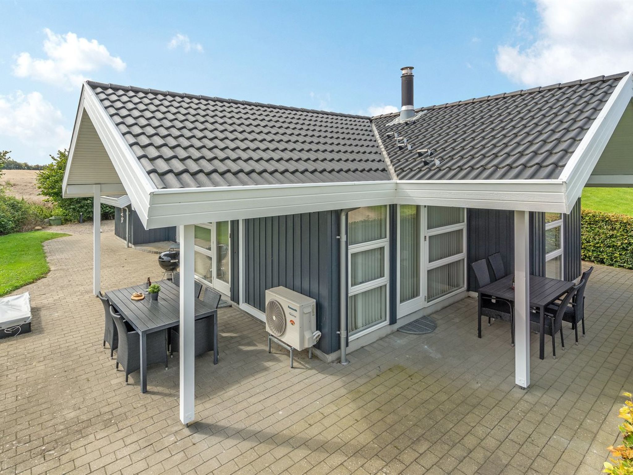 "Deline" - 250m from the sea - Buiten
